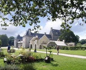 Parcours arboré et labyrinthe de Kergroadez